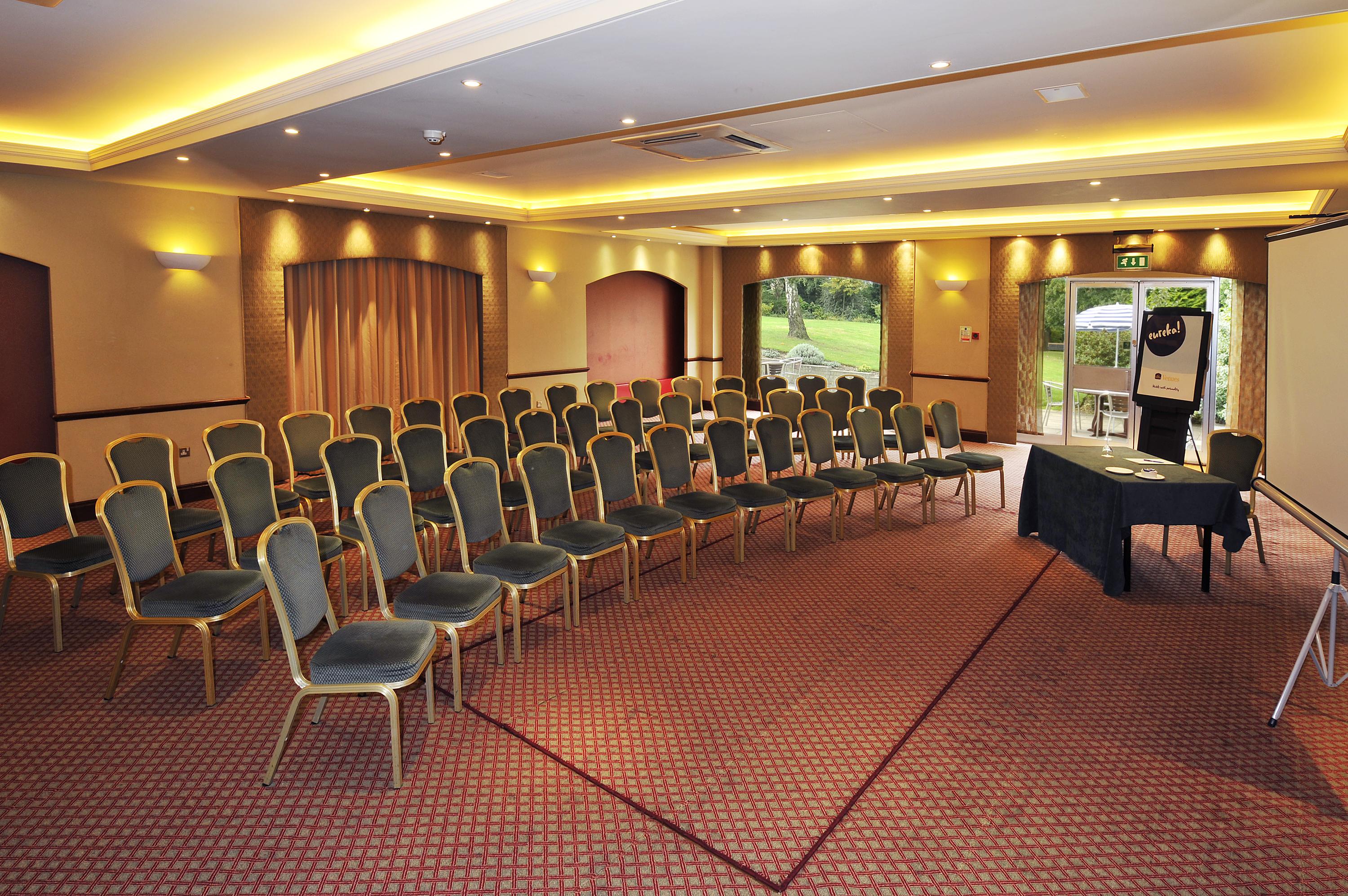 Bromley Court Hotel London מראה חיצוני תמונה