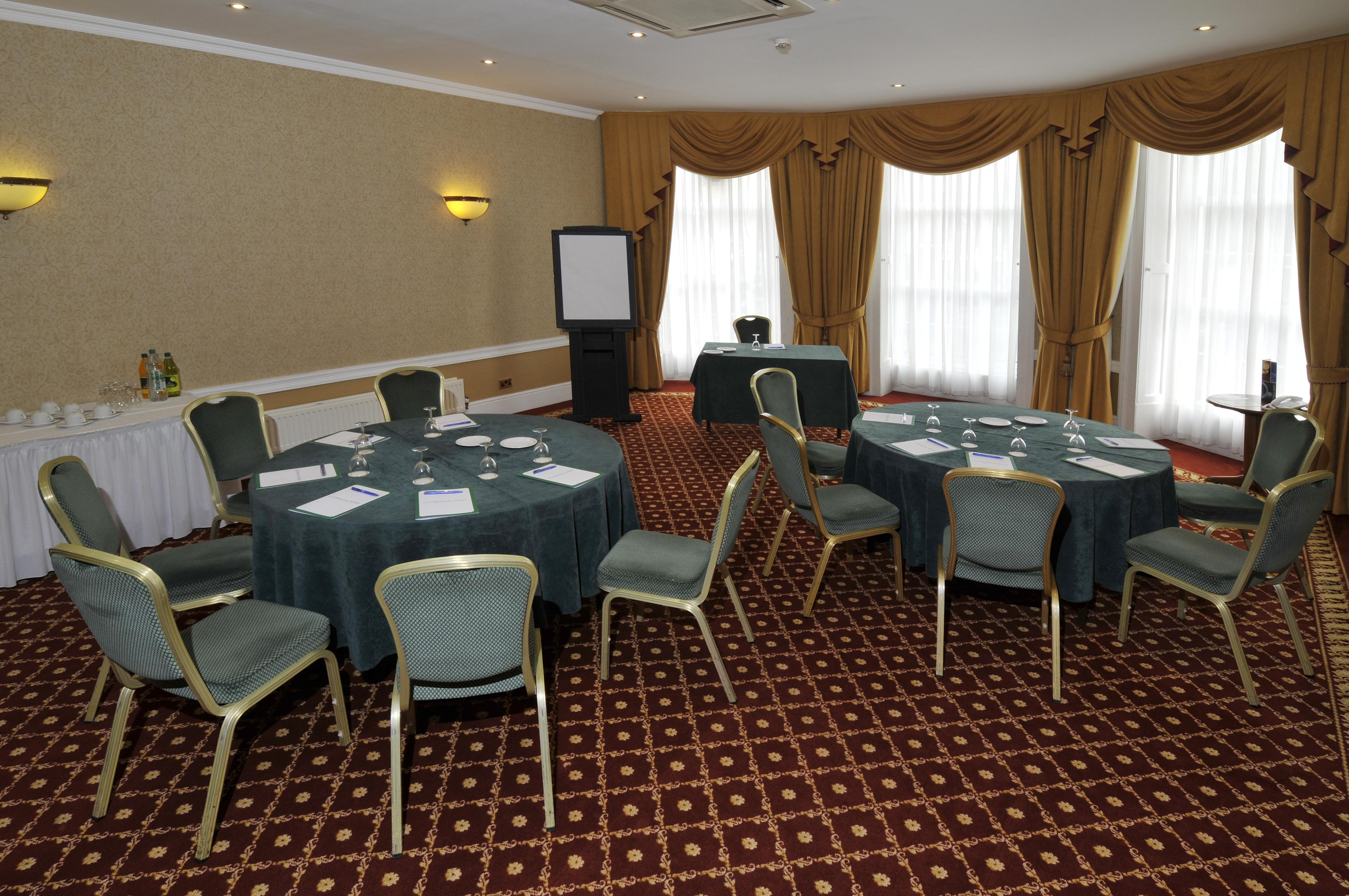 Bromley Court Hotel London מראה חיצוני תמונה