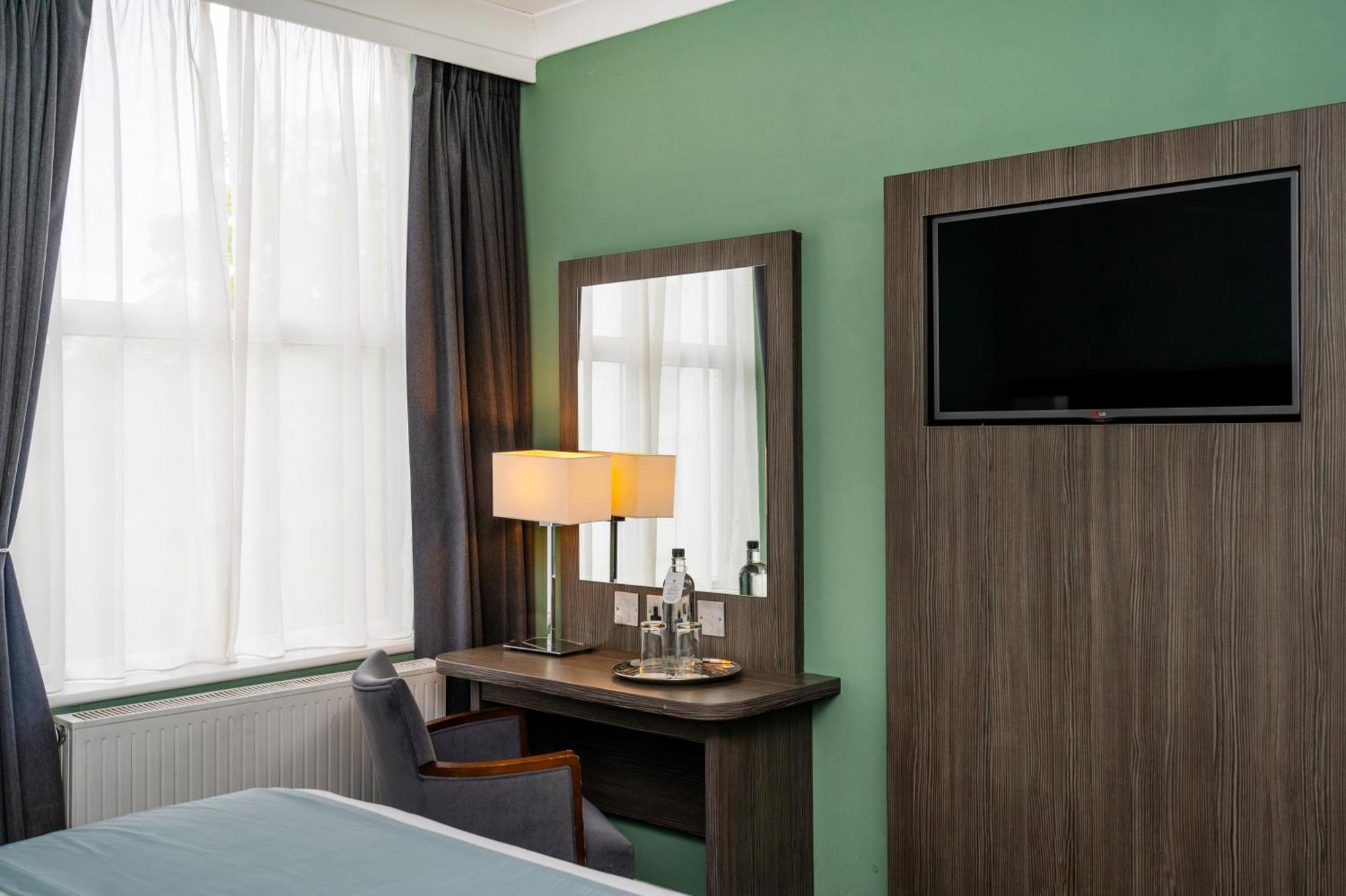 Bromley Court Hotel London מראה חיצוני תמונה