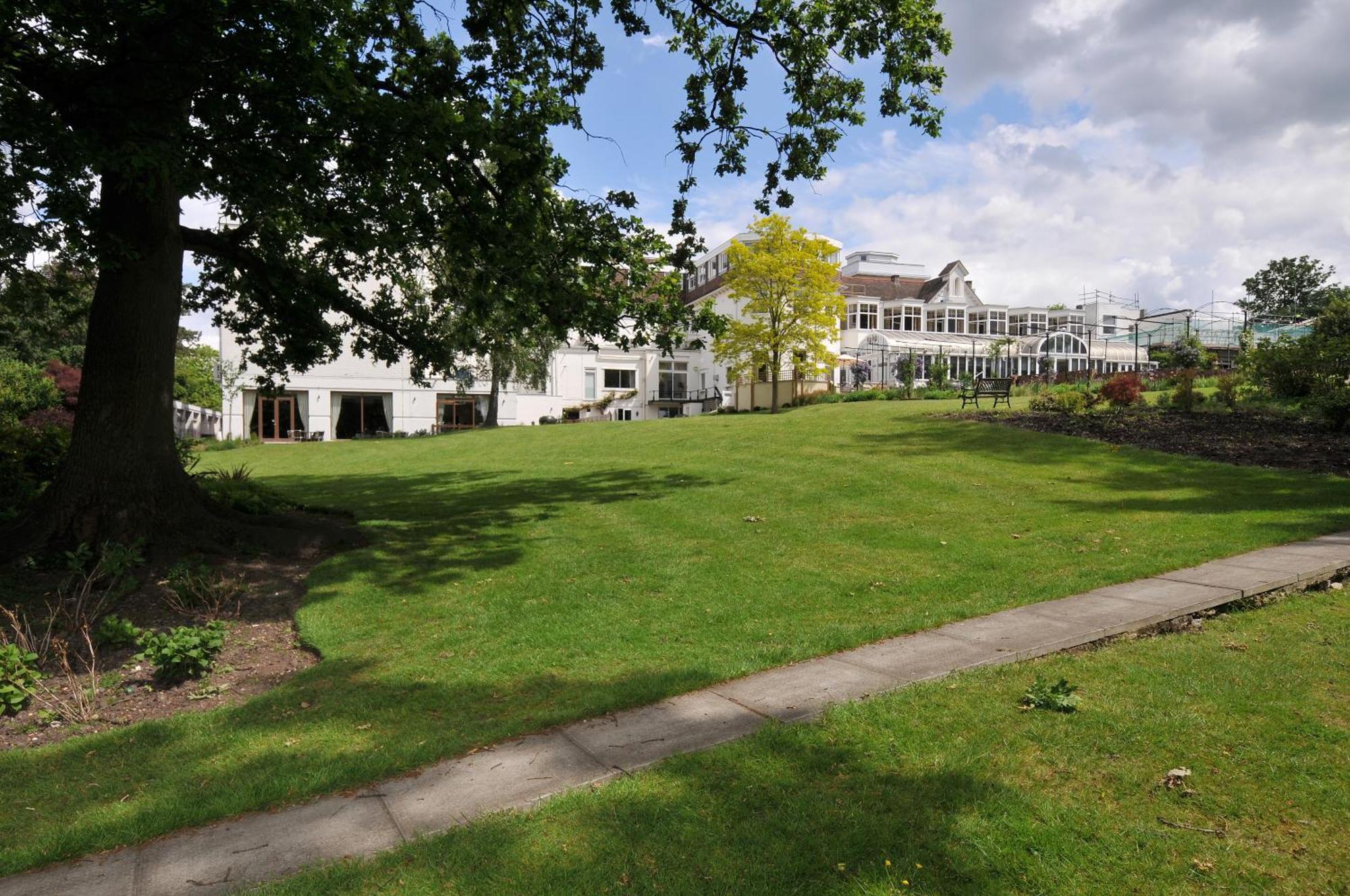 Bromley Court Hotel London מראה חיצוני תמונה